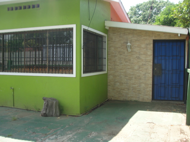 CARRETERA SUR. ESPACIOSA CASA EN ALQUILER