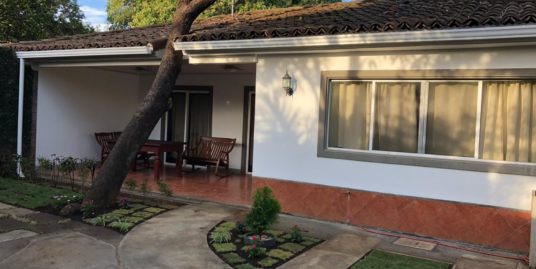 CARRETERA SUR. LINDO APARTAMENTO INDEPENDIENTE CON O SIN  MUEBLES.