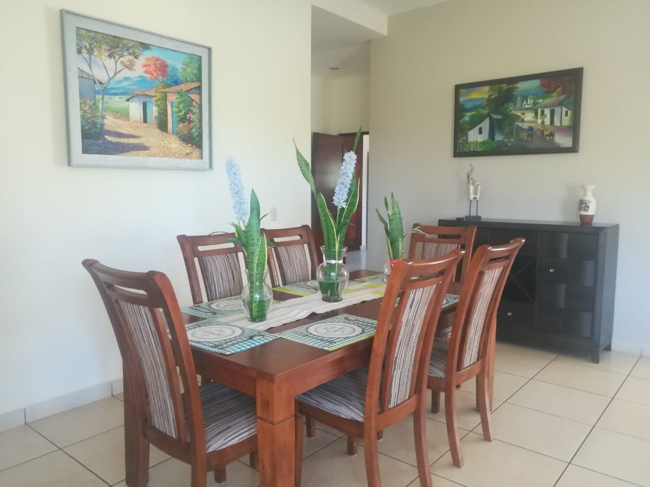 LAS COLINAS. LINDA CASA CON MUEBLES EN ALQUILER - Loff Bienes Raices