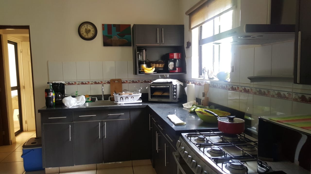 LAS COLINAS. LINDA CASA CON MUEBLES EN ALQUILER - Loff Bienes Raices