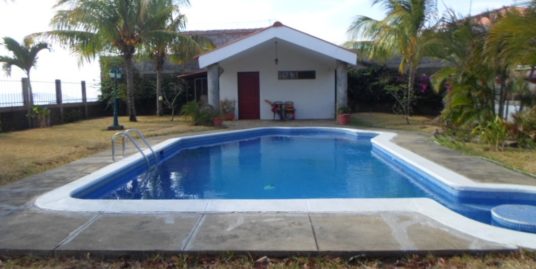 CARRETERA SUR. ALQUILA HERMOSA CASA CON PISCINA EN RESIDENCIAL