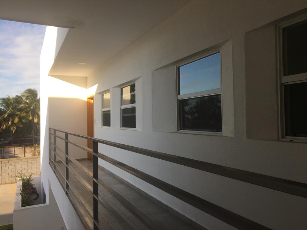 CARRETERA SUR. LINDO APARTAMENTO EN CONDOMINIO PRIVADO CON PISCINA.