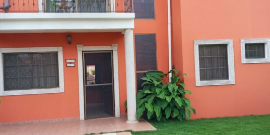 CARRETERA SUR. HERMOSA Y AMPLIA CASA DENTRO DE AREA PRIVADA EN ALQUILER