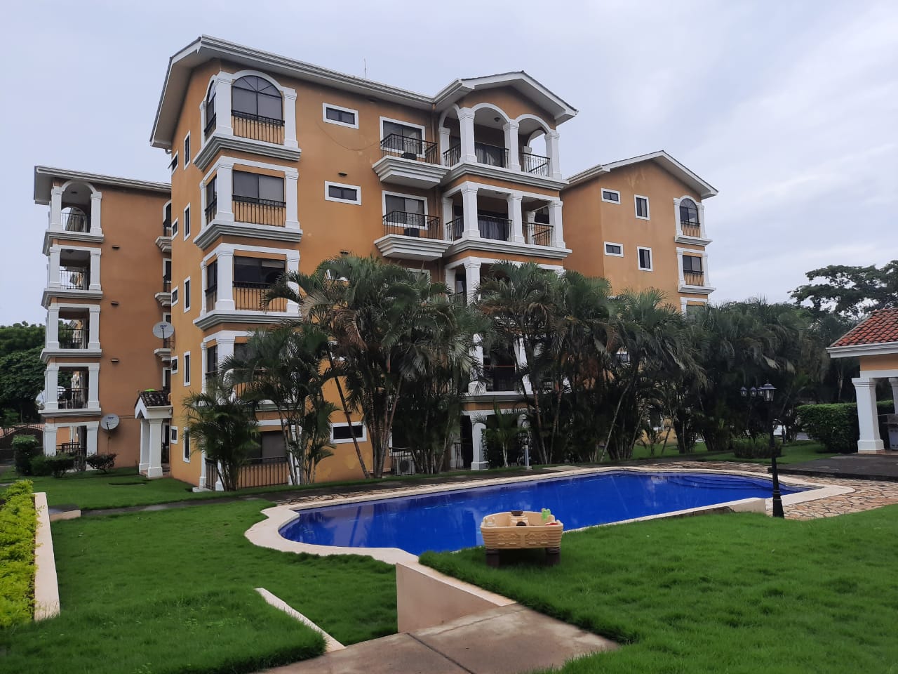 VILLA FONTANA. BONITO APARTAMENTO DENTRO DE EDIFICIO CON PISCINA.