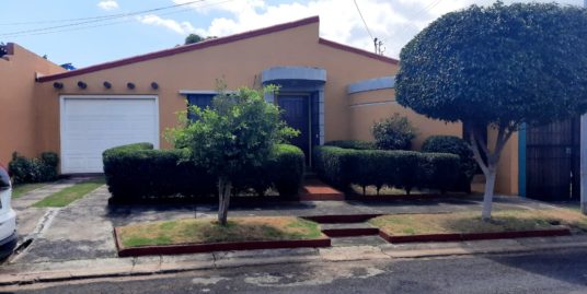BOSQUES DE NEJAPA. HERMOSA CASA DENTRO DE CONDOMINIO EN ALQUILER.
