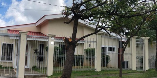 PUNTALDIA. LINDA CASA CON EXCELENTE UBICACIÓN EN VENTA