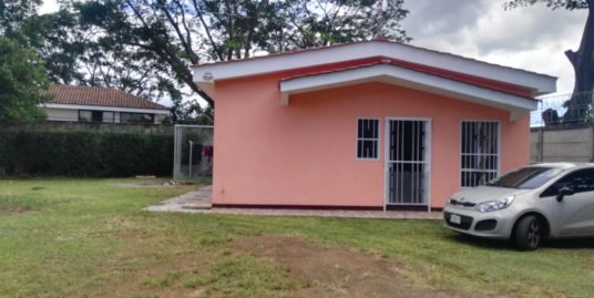 CARRETERA SUR. HERMOSO APARTAMENTO EN CONDOMINIO PRIVADO EN TICOMO.