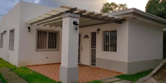 CARRETERA SUR. LINDO APARTAMENTO AMUEBLADO CON 2 HABITACIONES.