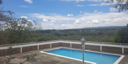 CARRETERA SUR. HERMOSA Y AMPLIA CASA CON PISCINA EN ALQUILER