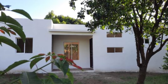 CARRETERA SUR. LINDA Y MODERNA CASA NUEVA EN ALQUILER