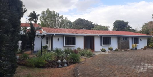 CARRETERA SUR. AMPLIA Y LINDA CASA REMODELADA EN VENTA.