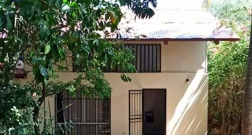 CARRETERA SUR. BONITA CASA DOS NIVELES EN ALQUILER