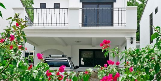 CARRETERA A MASAYA. LINDA CASA RESIDENCIAL CORTIJO DE LA SIERRA EN ALQUILER.