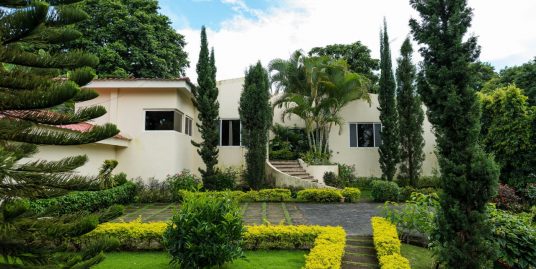 CARRETERA SUR. ESPECTACULAR CASA CON MUEBLES Y PISCINA EN ALQUILER