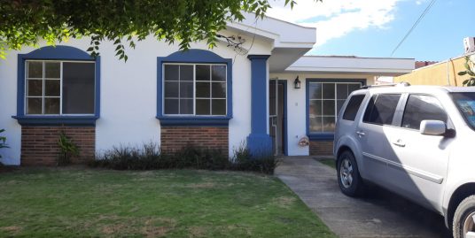 CARRETERA VIEJA A LEÓN. BONITA CASA DENTRO DE RESIDENCIAL PRIVADO