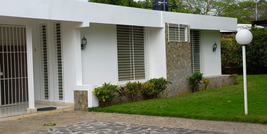 CARRETERA SUR. HERMOSA CASA ESQUINERA SEMI EQUIPADA EN VENTA