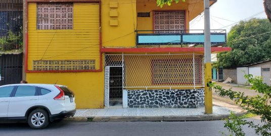 MARTHA QUEZADA. CASA DOS NIVELES ESQUINERA PARA INVERSIÓN O NEGOCIO EN VENTA.