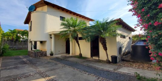 CARRETERA SUR. LINDA CASA CON EXCELENTE UBICACION EN VENTA