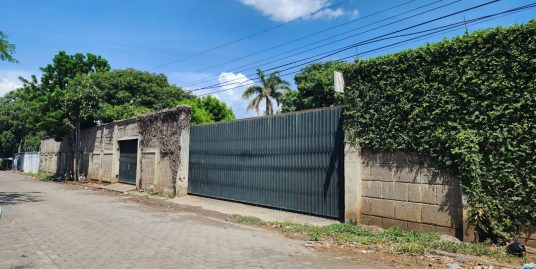 LINDA VISTA. HERMOSO PLANTEL DE 1 MANZANA CON OFICINAS EN  VENTA