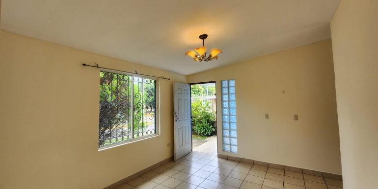 ae272fc8-6b86-4267-9c3e-354070dbaf76