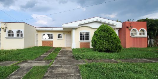 CARRETERA VIEJA A LEÓN. LINDA CASA EN RESIDENCIAL EN ALQUILER.