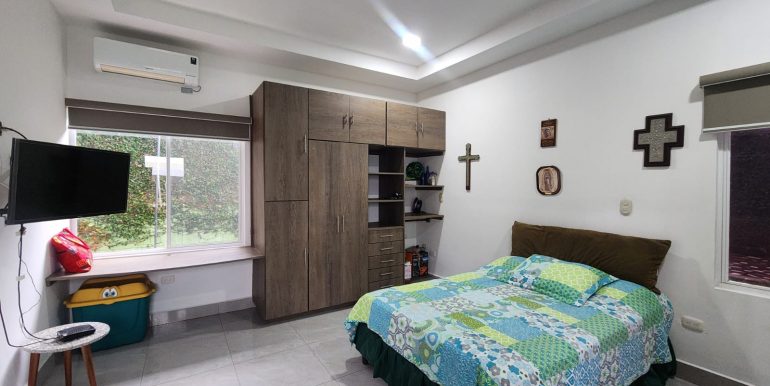 cc8f9f03-75ef-4b86-8304-1be073c3ee69