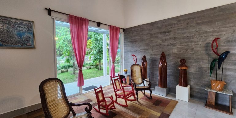 f81f7519-d692-4551-b8e0-dc0317db6e1d