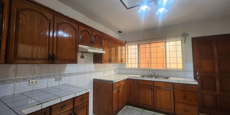 1e0b0e22-eaaa-46c5-ad9d-6a35126a354f