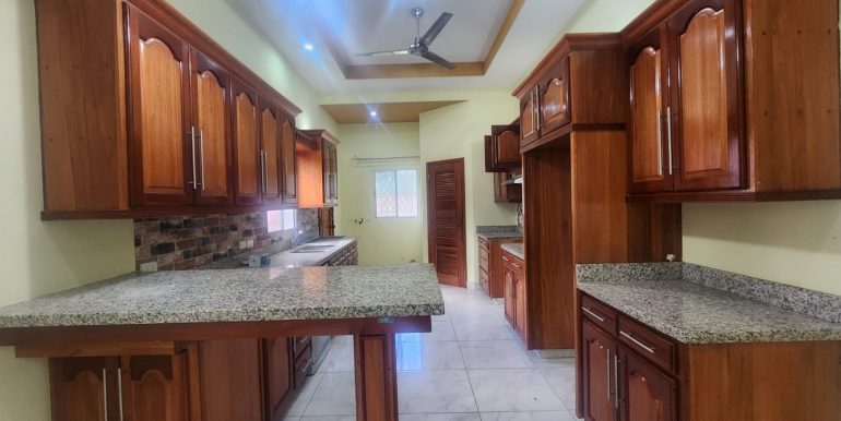 24ee6003-f1f8-495e-92cc-2b16e87e027a