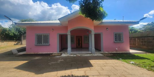 KM 10 CARRETERA SUR. EN RENTA LINDA CASA EN RESIDENCIAL VIGILANCIA 24/7