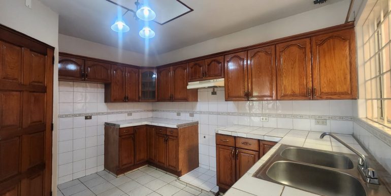 b8121967-02e1-4fe9-a1be-8ddf5a91f12b