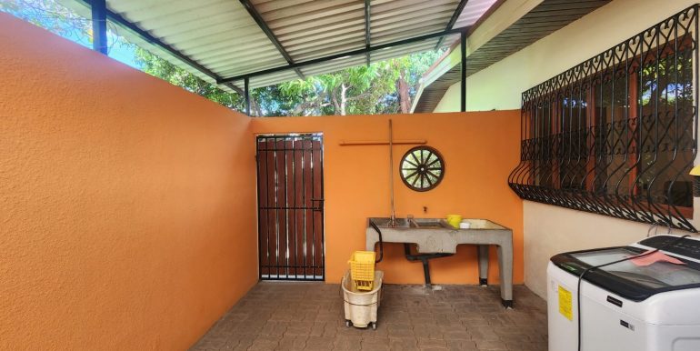 049989c4-ac56-4637-b57f-5773f73065b1