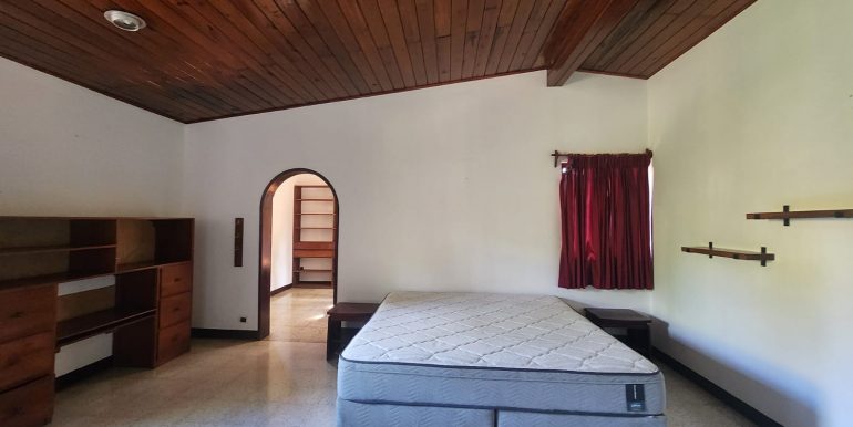 30fbb9b8-3b32-42e5-9ce9-8246475f1ee6