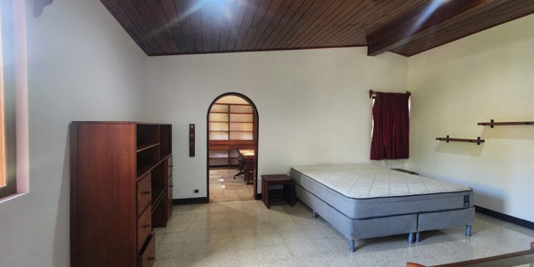 f021bf93-fb57-415d-b9e5-1f26f81dc68d