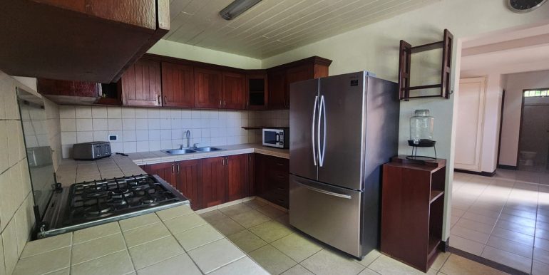 f2b4c517-cb8c-4a85-b0df-553e199b0f8c