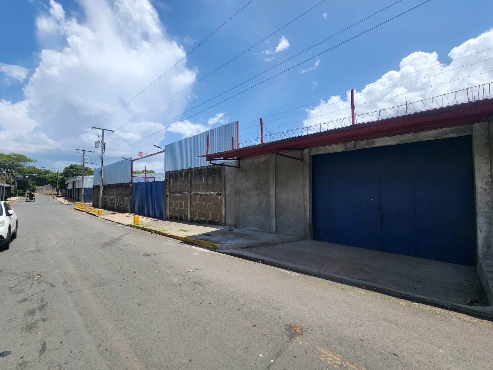 CARRETERA NORTE. BODEGA 400 MT2 EN ALQUILER CON EXCELENTE UBICACIÓN