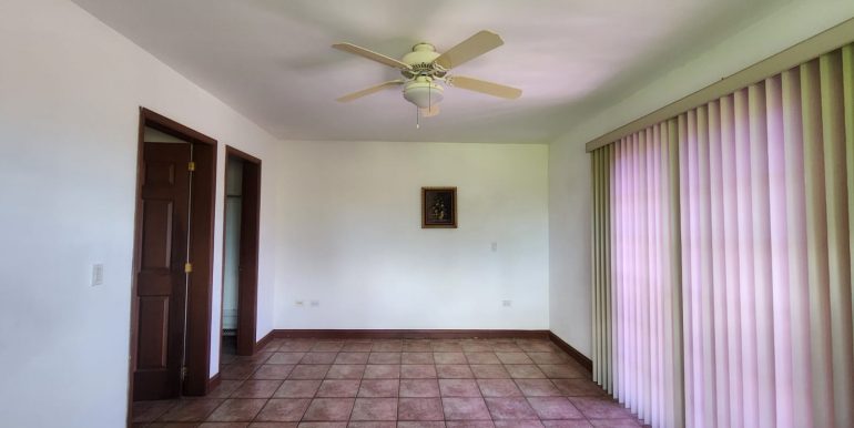 82229752-4def-4995-bd75-f645dc854f17