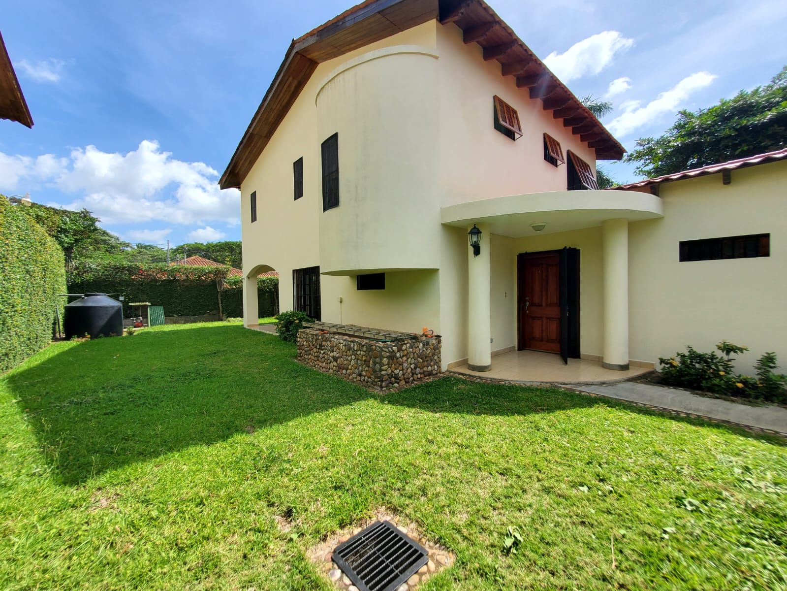 CARRETERA SUR. ¡SUPER PRECIO!  LINDA CASA EXCELENTE UBICACIÓN EN VENTA
