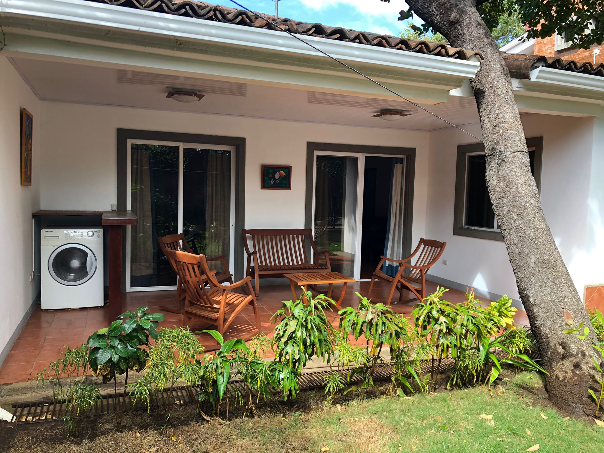 CARRETERA SUR. LINDO APARTAMENTO EQUIPADO CON EXCELENTE UBICACIÓN