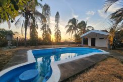 Propiedad: CARRETERA SUR. ALQUILA HERMOSA CASA CON PISCINA EN RESIDENCIAL